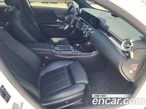 Mercedes-Benz A-Class, 2023 — миниатюра 12