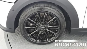 Mini Cooper Convertible, 2024 — миниатюра 5