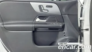 Mercedes-Benz GLB-Class, 2021 — миниатюра 15