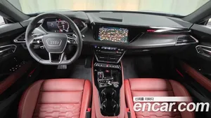 Audi e-tron GT, 2022 — миниатюра 10