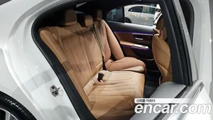 Mercedes-Benz E-Class, 2024 — миниатюра 17