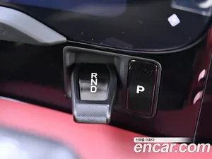 Porsche Taycan, 2025 — миниатюра 9