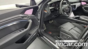 Audi SQ8 e-tron, 2024 — миниатюра 13