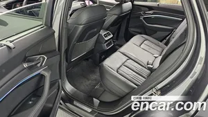 Audi SQ8 e-tron, 2024 — миниатюра 18