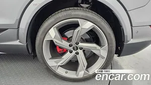 Audi SQ8 e-tron, 2024 — миниатюра 7