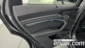 Audi SQ8 e-tron, 2024 — миниатюра 15