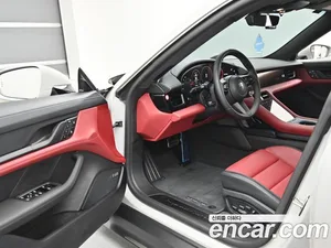 Porsche Taycan, 2025 — миниатюра 11