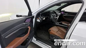 Audi e-tron, 2021 — миниатюра 10