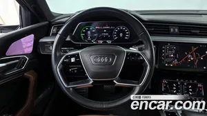 Audi e-tron, 2021 — миниатюра 13