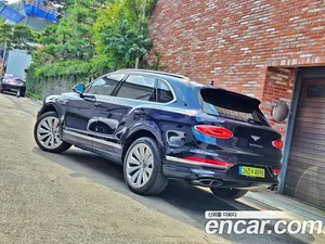 Bentley Bentayga, 2021 — миниатюра 5