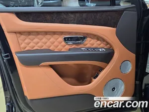 Bentley Bentayga, 2021 — миниатюра 17