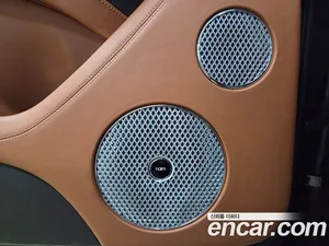 Bentley Bentayga, 2021 — миниатюра 18