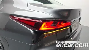 Lexus LS, 2021 — миниатюра 9