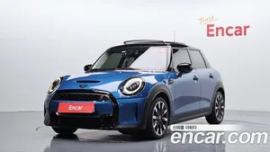 Mini Cooper, 2021 — миниатюра 1