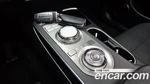 Genesis GV70, 2023 — миниатюра 12