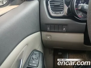 Kia Carnival, 2015 — миниатюра 17