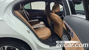 Mercedes-Benz E-Class, 2025 — миниатюра 12