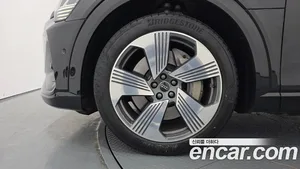 Audi e-tron, 2023 — миниатюра 5
