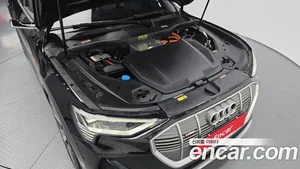 Audi e-tron, 2023 — миниатюра 6