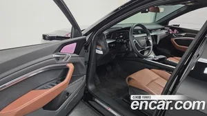 Audi e-tron, 2023 — миниатюра 10