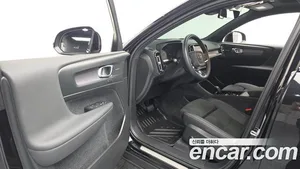 Volvo XC40, 2025 — миниатюра 13