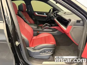 Porsche Cayenne, 2023 — миниатюра 9
