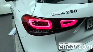 Mercedes-Benz GLA-Class, 2022 — миниатюра 9