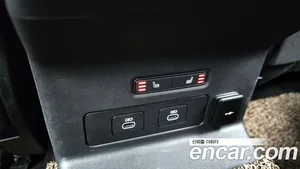 Land Rover Range Rover Velar, 2025 — миниатюра 25