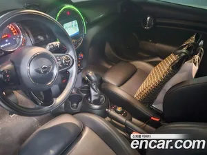 Mini Cooper, 2018 — миниатюра 8