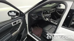 Ford Explorer, 2021 — миниатюра 10