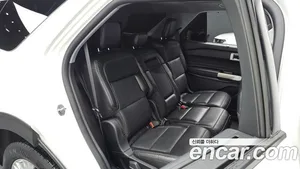 Ford Explorer, 2021 — миниатюра 11