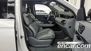 Lincoln Navigator, 2021 — миниатюра 17