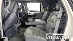 Lincoln Navigator, 2021 — миниатюра 16
