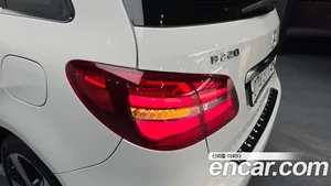 Mercedes-Benz B-Class, 2018 — миниатюра 9