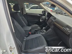 Volkswagen Tiguan, 2023 — миниатюра 12