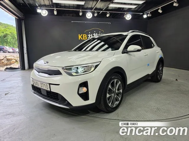 Kia Stonic, 2018 — фото автомобиля из Кореи