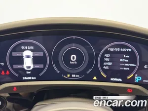 Porsche Taycan, 2023 — миниатюра 13