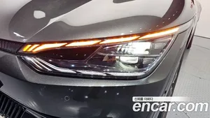 Kia EV6, 2023 — миниатюра 8