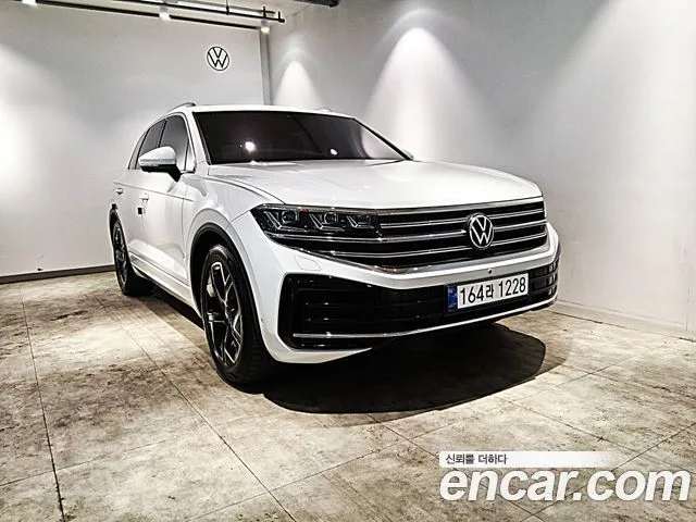 Volkswagen Touareg, 2024 — фото автомобиля из Кореи