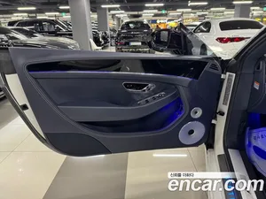 Bentley Continental, 2023 — миниатюра 7