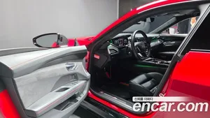 Audi RS e-tron GT, 2022 — миниатюра 13