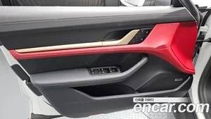 Porsche Taycan, 2023 — миниатюра 14