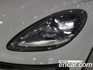 Porsche Macan, 2023 — миниатюра 6