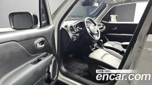 Jeep Renegade, 2023 — миниатюра 13