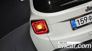 Jeep Renegade, 2023 — миниатюра 9