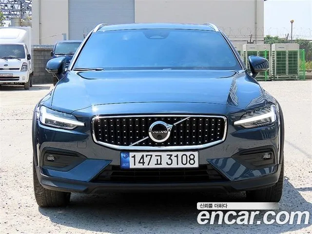 Volvo V60, 2022 — фото автомобиля из Кореи