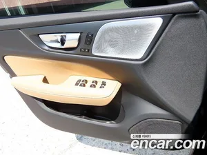 Volvo V60, 2022 — миниатюра 12