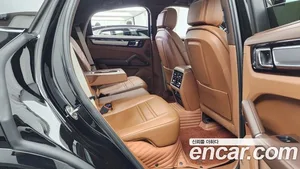 Porsche Cayenne, 2023 — миниатюра 12