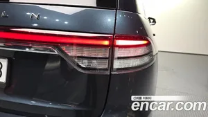 Lincoln Aviator, 2022 — миниатюра 9