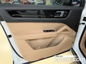 Porsche Cayenne, 2023 — миниатюра 16